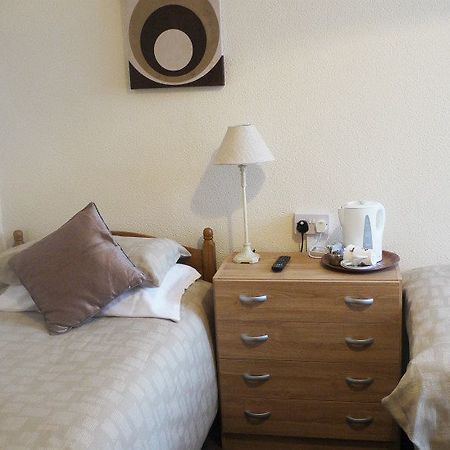 Hazelgrove Guest House Blackpool Bagian luar foto
