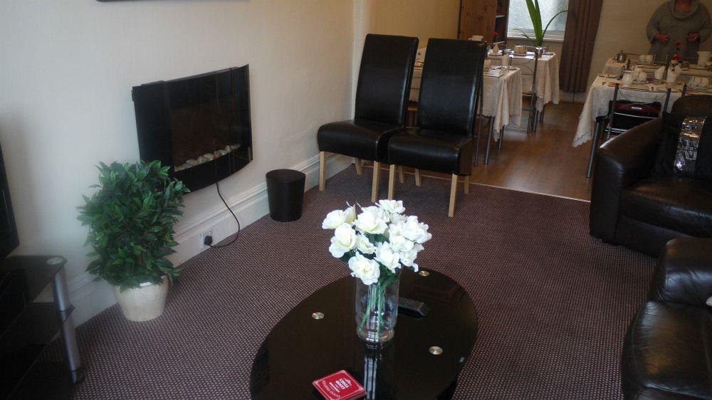 Hazelgrove Guest House Blackpool Bagian luar foto