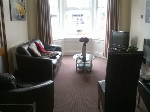 Hazelgrove Guest House Blackpool Bagian luar foto